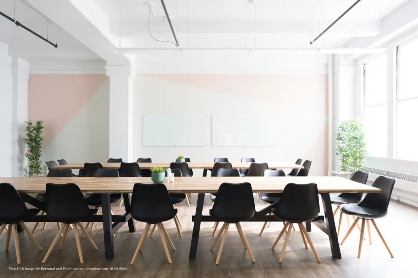 Onderwijs van vluchtelingenwerk. Public Domain licentie, rawpixel.com 19/08/2024