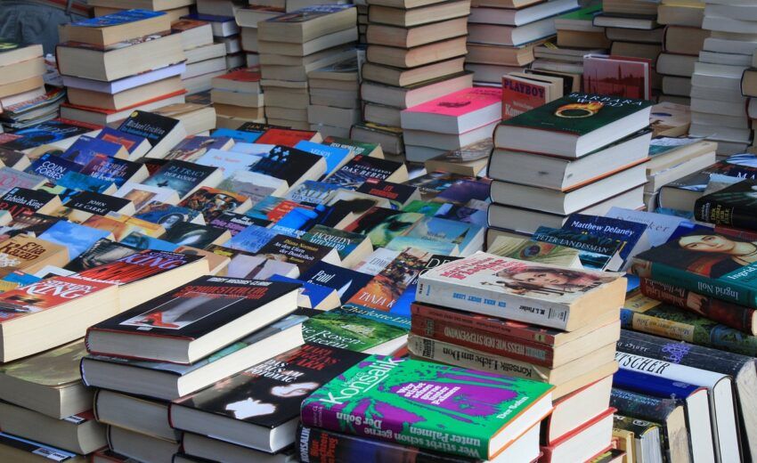 Boekenmarkt Vlooienmarkt. Free Image by Gerd Altmann from Pixabay
