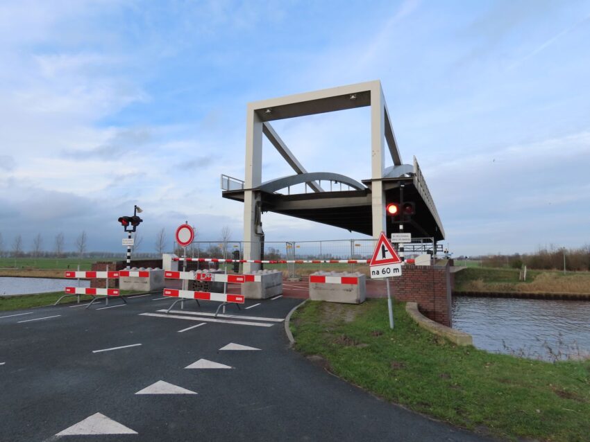 Brug Dorkwerd - alweer kapot